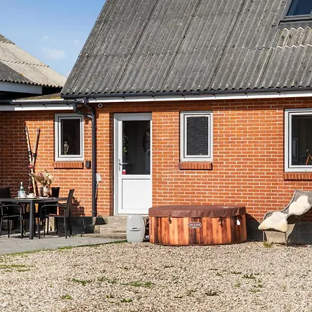 2 Bedroom Amazing In 펜션 *