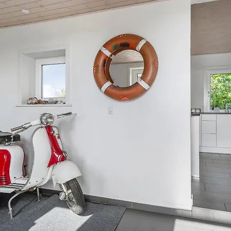 2 Bedroom Amazing In 펜션 Thyholm